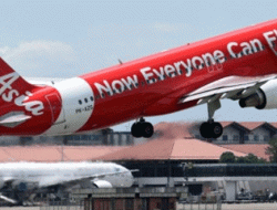 AirAsia Timbang Berat Badan Penumpang Sebelum Masuk Pesawat